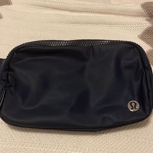 NWT Lululemon everywhere belt bag
